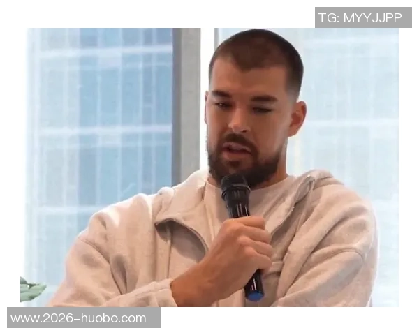 祖巴茨替补席处理脚踝伤势赛后走路一瘸一拐引发关注